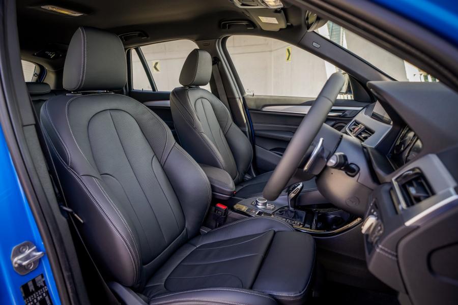 Интерьер BMW X1 sDrive20i M Sport 2019 года  (MY) (фото 22 из 23)
